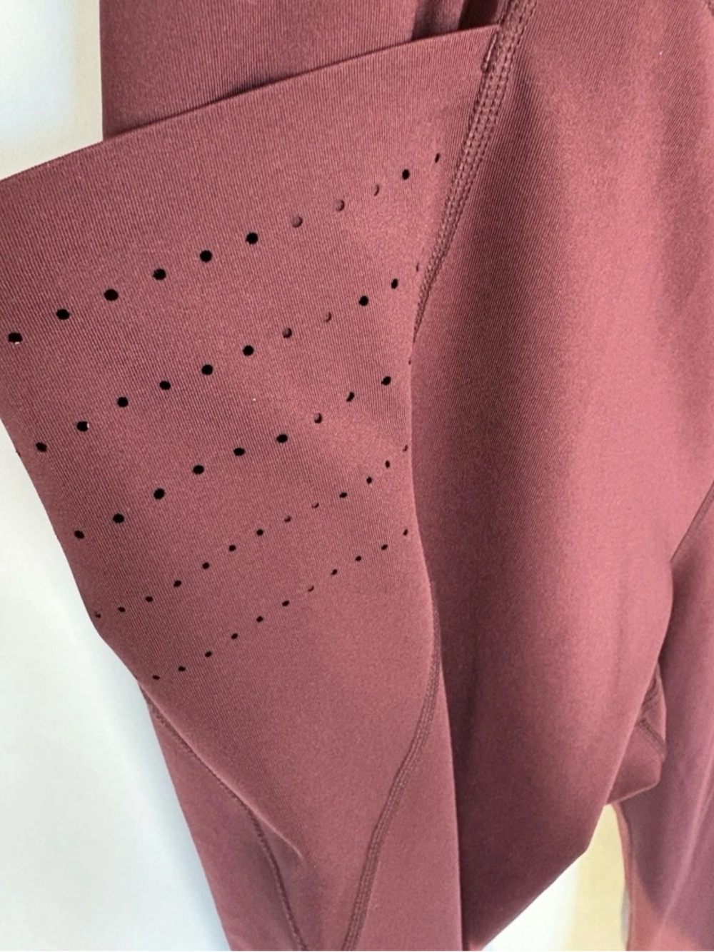 Joylab Women's High Rise Leggings XL Cut Out Details Maroon Inner Pocket - Picture 5 of 11